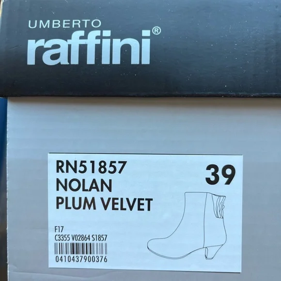 NIB Umberto Raffini Nolan Purple Velvet Fabric Zip Ankle Boots Women's Size 39 - Picture 4 of 4